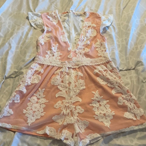 Floral and lace short jumpsuit - Picture 1 of 6